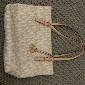 Micheal Kors Jet Set Tote